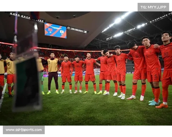 中国香港队门将创扑救纪录虽败犹荣对手致敬展现不屈精神 中国香港队门将创扑救纪录虽败犹荣对手致敬展现不屈精神