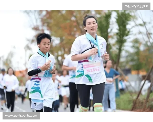 美丽中国全民健身跑昆明站结束,参与者可参观体育文化展览 美丽中国全民健身跑昆明站结束,参与者可参观体育文化展览