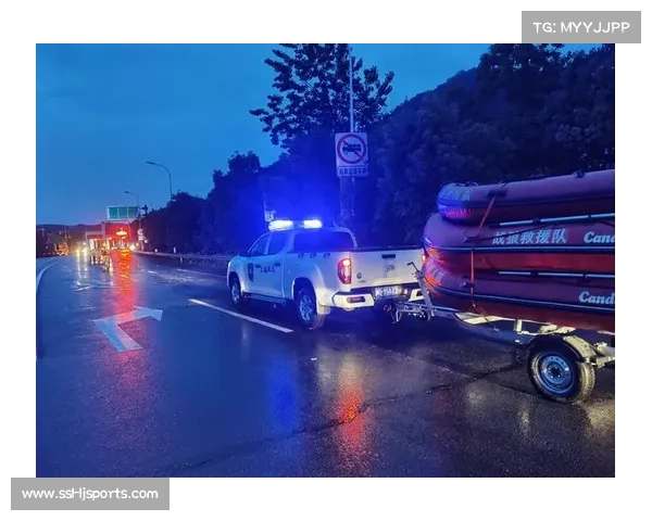 暴雨突袭环澳赛第三赛段，组委会缩短赛道里程引争议